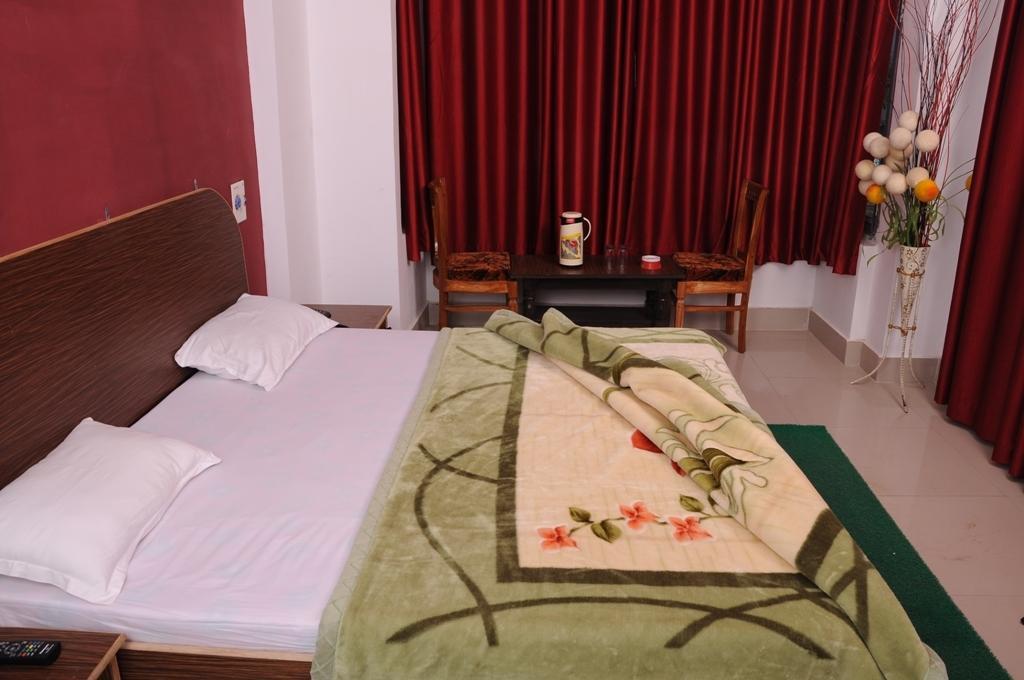 Hotel The Raj Palace Bharatpur Exterior photo